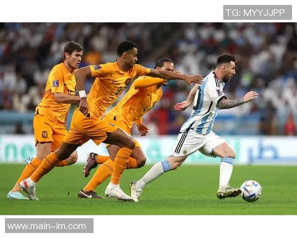 斯卡洛尼早在06年预见梅西夺冠并助力其穿上19号球衣 斯卡洛尼早在06年预见梅西夺冠并助力其穿上19号球衣