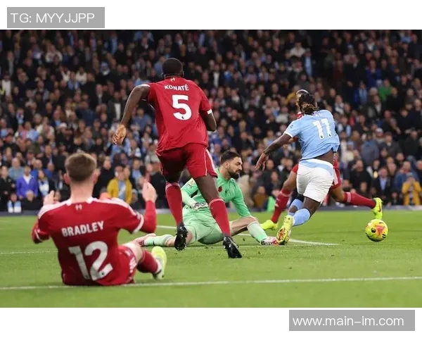 曼联在12月份英超赛场表现不佳近14场比赛输掉9场引发关注 曼联在12月份英超赛场表现不佳近14场比赛输掉9场引发关注