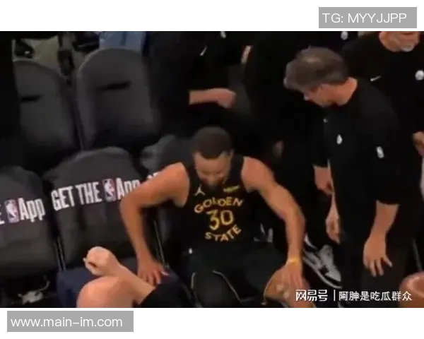 勇士队医澄清库里伤情错误左腿受伤引发关注与讨论 勇士队医澄清库里伤情错误左腿受伤引发关注与讨论